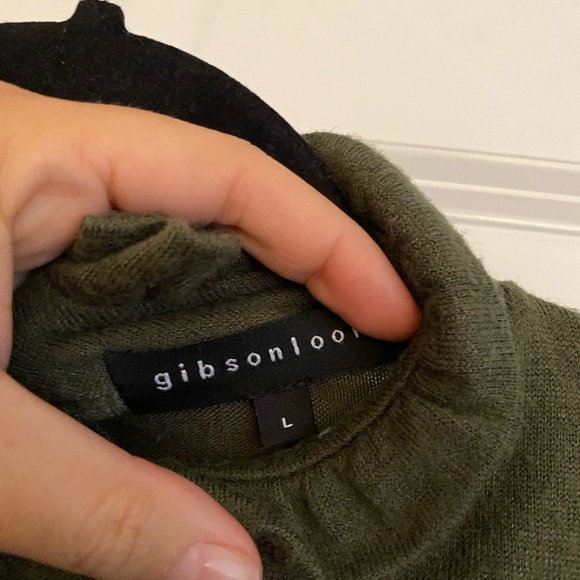 Gibson Mock Neck Top - Picture 4 of 4